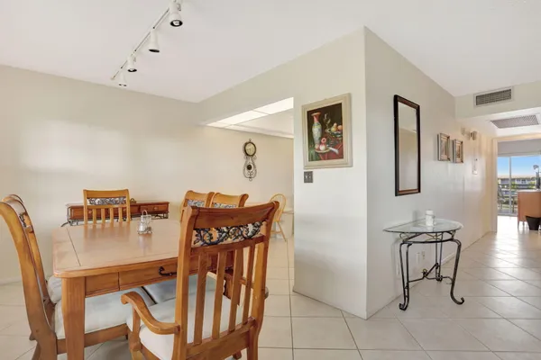 Property Slideshow image 2 of 32 | 1903 bermuda cir b4, Coconut Creek, FL, 33066