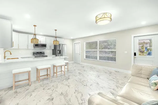 Property Slideshow image 3 of 37 | 2929 se ocean blvd e4, Stuart, FL, 34996