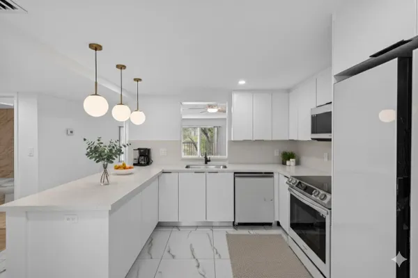 Property Slideshow image 3 of 105 | 14375 strathmore ln 303, Delray Beach, FL, 33446