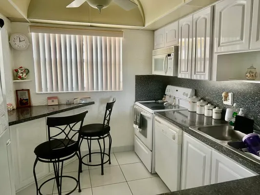 Property Slideshow image 2 of 24 | 6670 royal palm blvd 110, Margate, FL, 33063