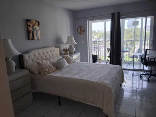 Property Slideshow image 3 of 23 | 329 se 3rd st 302s, Hallandale Beach, FL, 33009