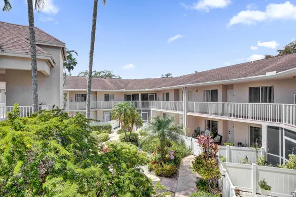 Property Slideshow image 3 of 26 | 7557 trent dr 213, Tamarac, FL, 33321