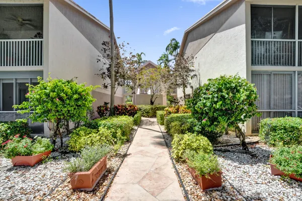 Property Slideshow image 2 of 26 | 7557 trent dr 213, Tamarac, FL, 33321