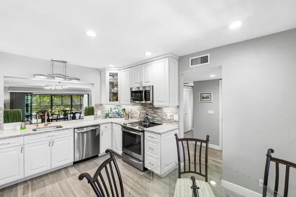 Property Slideshow image 2 of 41 | 6410 aspen glen cir, Boynton Beach, FL, 33437