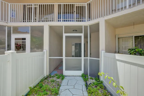 Property Slideshow image 3 of 32 | 7513 trent dr 107, Tamarac, FL, 33321