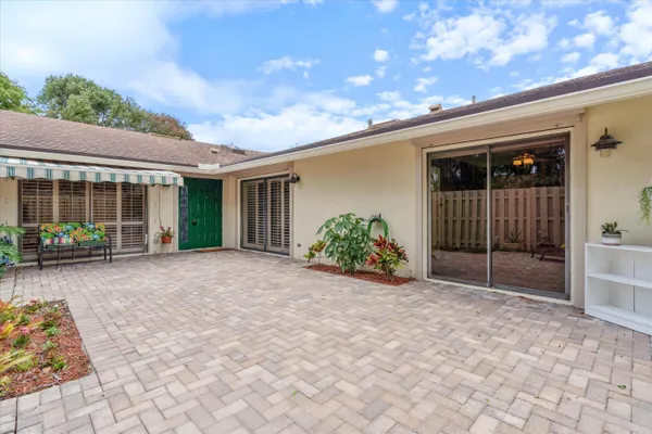 Property Slideshow image 2 of 27 | 952 nw 29th ave c, Delray Beach, FL, 33445