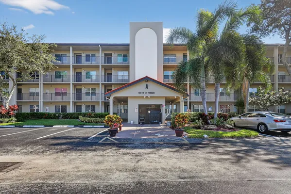 Property Slideshow image 2 of 25 | 901 sw 128th ter 211a, Pembroke Pines, FL, 33027