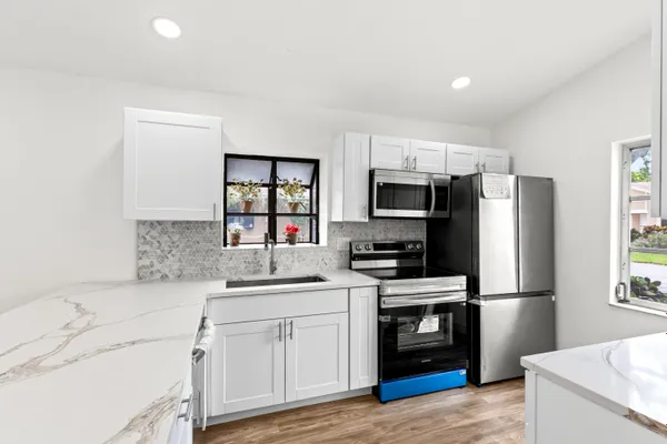 Property Slideshow image 3 of 35 | 8089 springtree rd, Boca Raton, FL, 33496