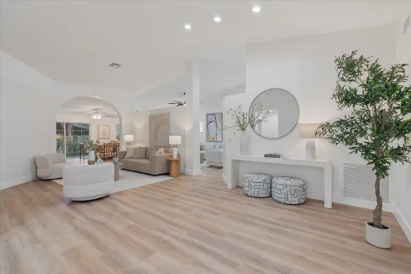 Property Slideshow image 2 of 25 | 9950 harbour lake cir, Boynton Beach, FL, 33437