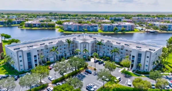 Property Slideshow image 2 of 48 | 7727 southampton terrace ter 404, Tamarac, FL, 33321