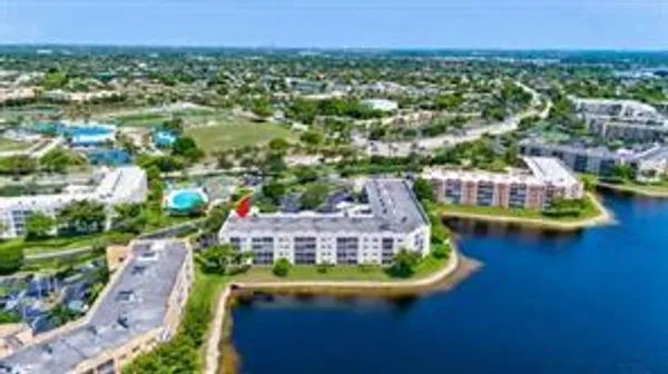 Property Slideshow image 3 of 48 | 7727 southampton terrace ter 404, Tamarac, FL, 33321