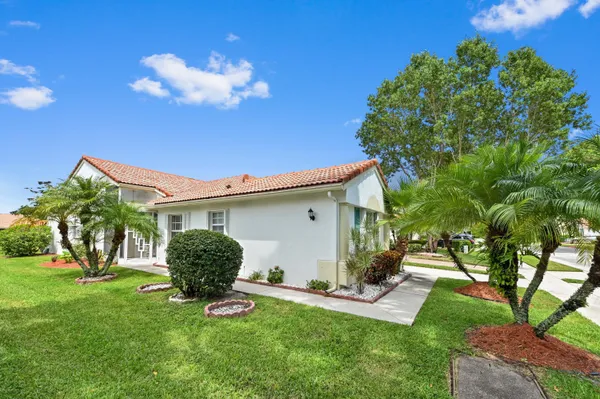 Property Slideshow image 2 of 60 | 6077 lake hibiscus dr, Delray Beach, FL, 33484