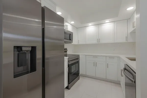 Property Slideshow image 2 of 24 | 13800 sw 14th st 211c, Pembroke Pines, FL, 33027