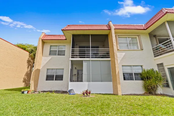 Property Slideshow image 3 of 28 | 132 lake carol dr, West Palm Beach, FL, 33411