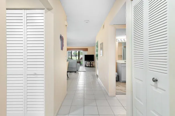 Property Slideshow image 3 of 43 | 7 southport ln e, Boynton Beach, FL, 33436