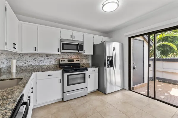 Property Slideshow image 3 of 40 | 364 quebec ct, Royal Palm Beach, FL, 33411