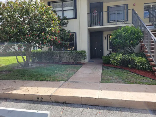 Property Slideshow image 2 of 38 | 7892 willow spring dr 1511, Lake Worth, FL, 33467