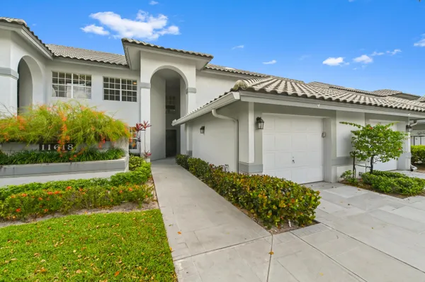 Property Slideshow image 2 of 40 | 11618 briarwood cir 4, Boynton Beach, FL, 33437