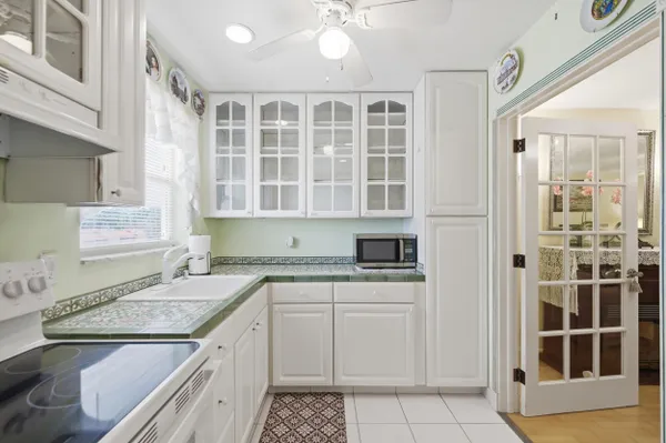 Property Slideshow image 3 of 25 | 112 lake anne dr, West Palm Beach, FL, 33411