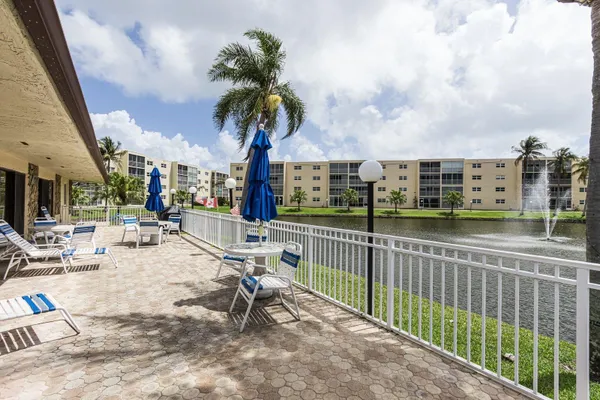 Property Slideshow image 2 of 34 | 414 se 10th st 102, Dania Beach, FL, 33004