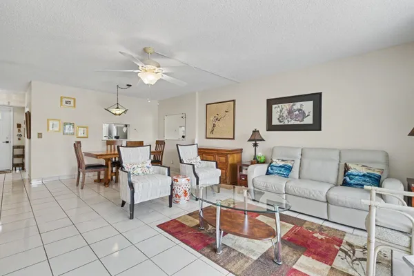 Property Slideshow image 3 of 34 | 414 se 10th st 102, Dania Beach, FL, 33004