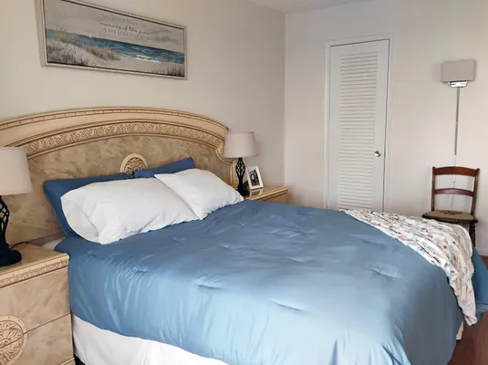 Property Slideshow image 2 of 27 | 2562 garden dr 206, Lake Worth, FL, 33461