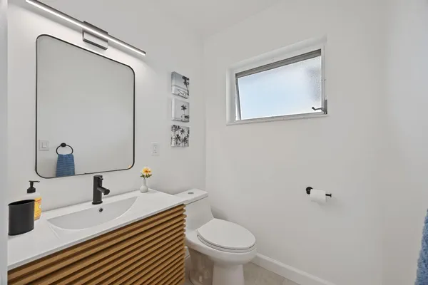 Property Slideshow image 2 of 21 | 2691 dudley dr dr d, West Palm Beach, FL, 33415