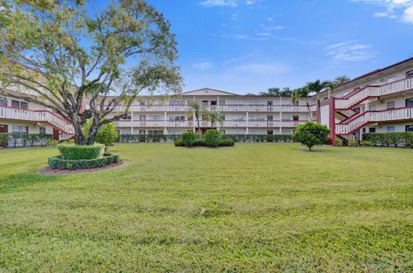 Property Slideshow image 3 of 32 | 189 brighton e, Boca Raton, FL, 33434