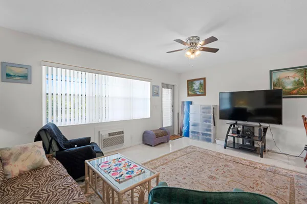 Property Slideshow image 2 of 15 | 279 coventry, West Palm Beach, FL, 33417