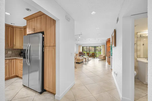 Property Slideshow image 2 of 52 | 22 westgate ln e, Boynton Beach, FL, 33436