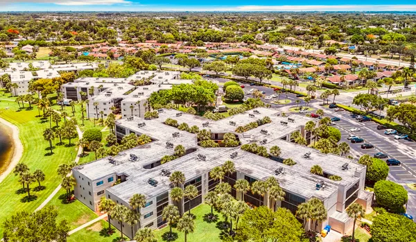 Property Slideshow image 2 of 6 | 5370 las verdes cir, Delray Beach, FL, 33484