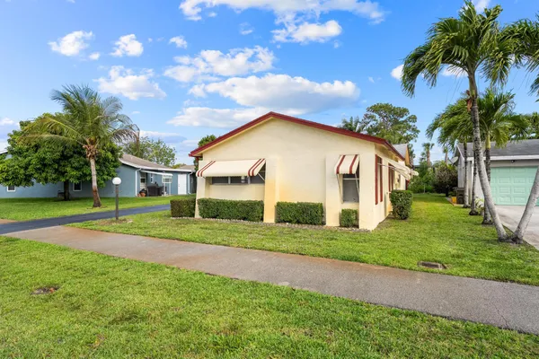 Property Slideshow image 2 of 42 | 7281 pine park dr, Lake Worth, FL, 33467