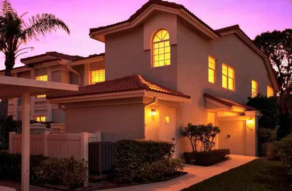 Property Slideshow image 2 of 60 | 7669 springwater pl 202, Boynton Beach, FL, 33437