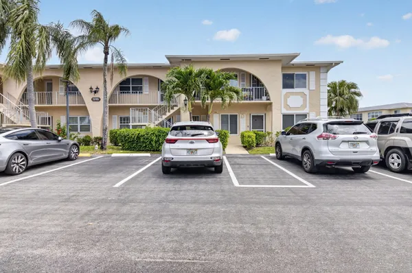 Property Slideshow image 3 of 35 | 13765 flora pl h, Delray Beach, FL, 33484