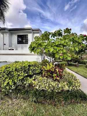 Property Slideshow image 2 of 18 | 7449 glendevon ln 104, Delray Beach, FL, 33446
