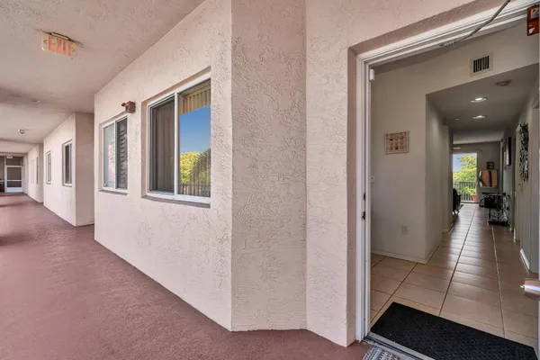 Property Slideshow image 2 of 67 | 7735 yardley dr 305, Tamarac, FL, 33321