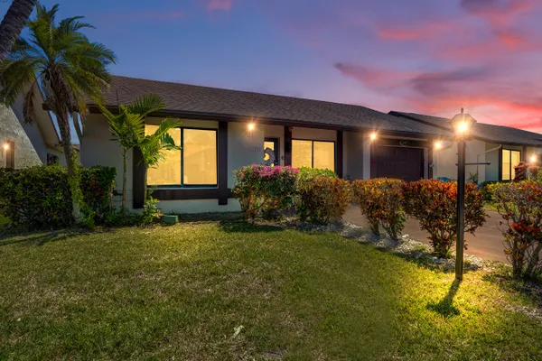 Property Slideshow image 2 of 67 | 1990 sw 16th pl, Deerfield Beach, FL, 33442
