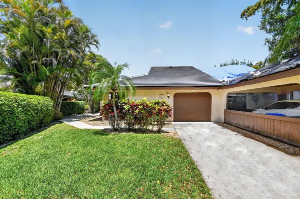 Property Slideshow image 2 of 83 | 5155 pine dr, Boynton Beach, FL, 33437