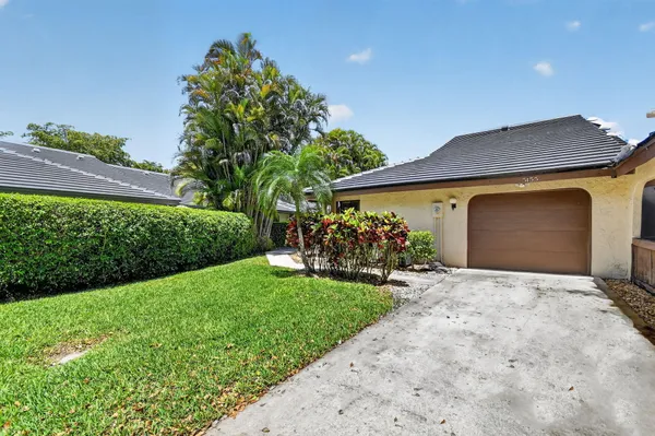 Property Slideshow image 3 of 83 | 5155 pine dr, Boynton Beach, FL, 33437