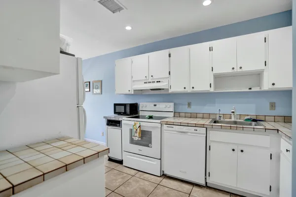 Property Slideshow image 3 of 64 | 19 stratford dr f, Boynton Beach, FL, 33436