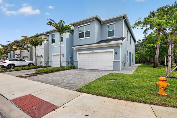 Property Slideshow image 2 of 65 | 1887 se ocean cove way, Stuart, FL, 34996