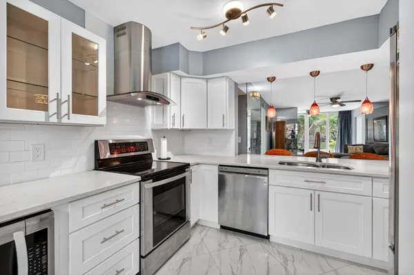 Property Slideshow image 2 of 74 | 18 willowbrook ln 103, Delray Beach, FL, 33446