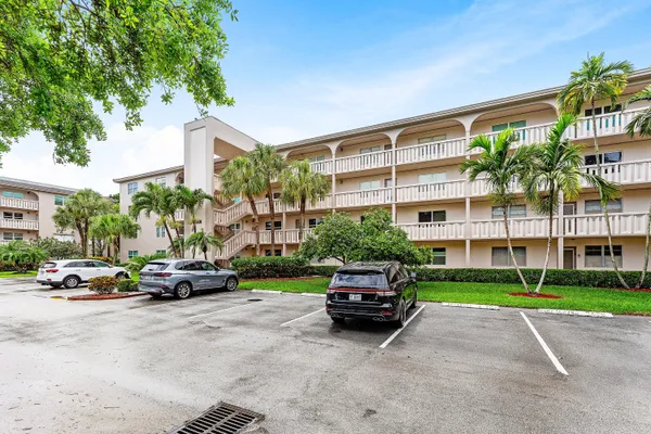 Property Slideshow image 3 of 43 | 3301 aruba way c1, Coconut Creek, FL, 33066