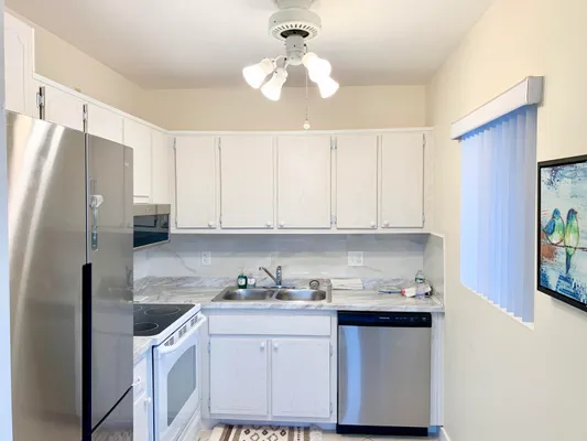 Property Slideshow image 2 of 29 | 2880 lake osborne dr 205, Lake Worth Beach, FL, 33461