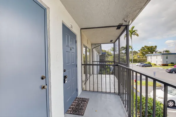 Property Slideshow image 3 of 31 | 7535 s oriole blvd 206, Delray Beach, FL, 33446