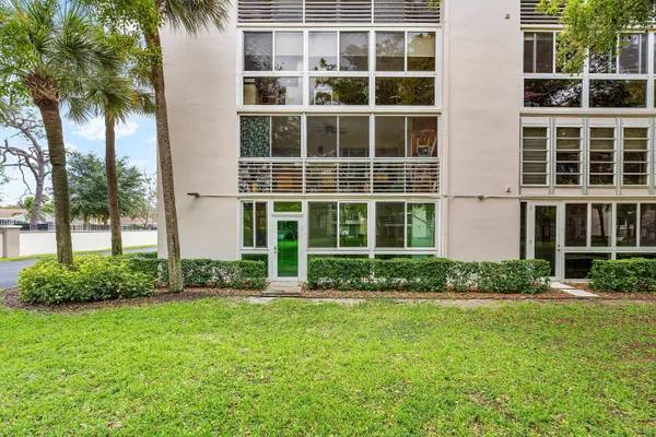 Property Slideshow image 2 of 43 | 2003 granada dr m1, Coconut Creek, FL, 33066