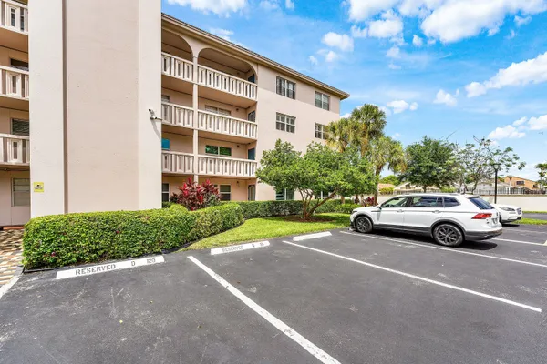 Property Slideshow image 2 of 48 | 2003 granada dr m1, Coconut Creek, FL, 33066
