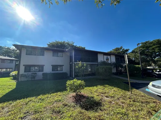 Property Slideshow image 2 of 37 | 9624 s belfort cir 202, Tamarac, FL, 33321