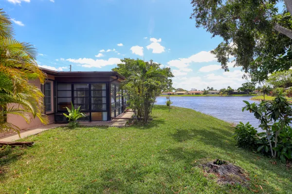 Property Slideshow image 3 of 35 | 10500 nw 71st pl, Tamarac, FL, 33321