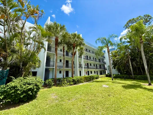 Property Slideshow image 2 of 44 | 4760 lucerne lakes blvd 105, Lake Worth, FL, 33467